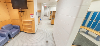 SHY Extra locker room