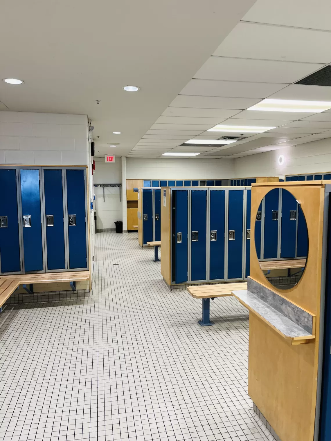 Shawnessy YMCA Locker room